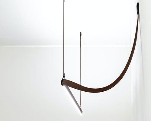 Flos-Wireline Vertical Belt Chandelier